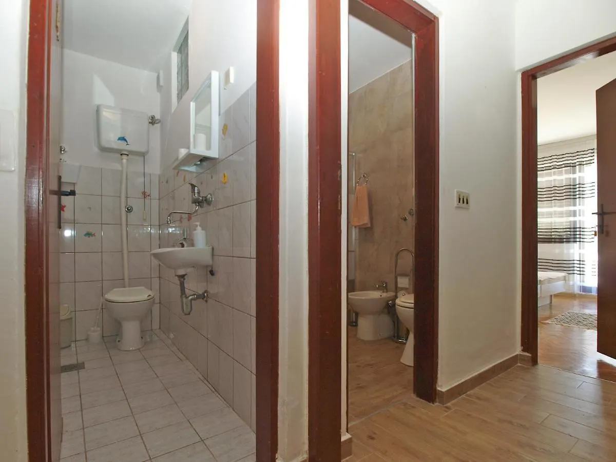 Apartments Tomislav 2078 Peroj Croatia